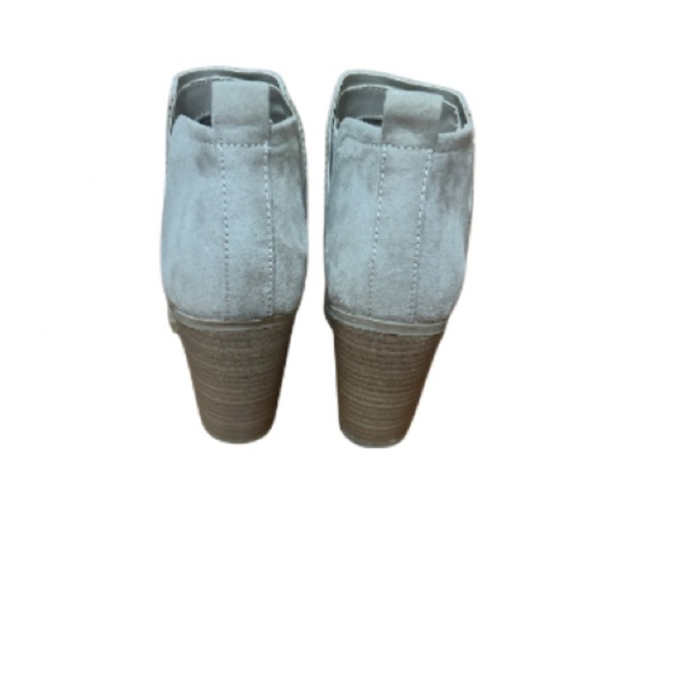 Taupe Universal Thread booties - Picture 3 of 4